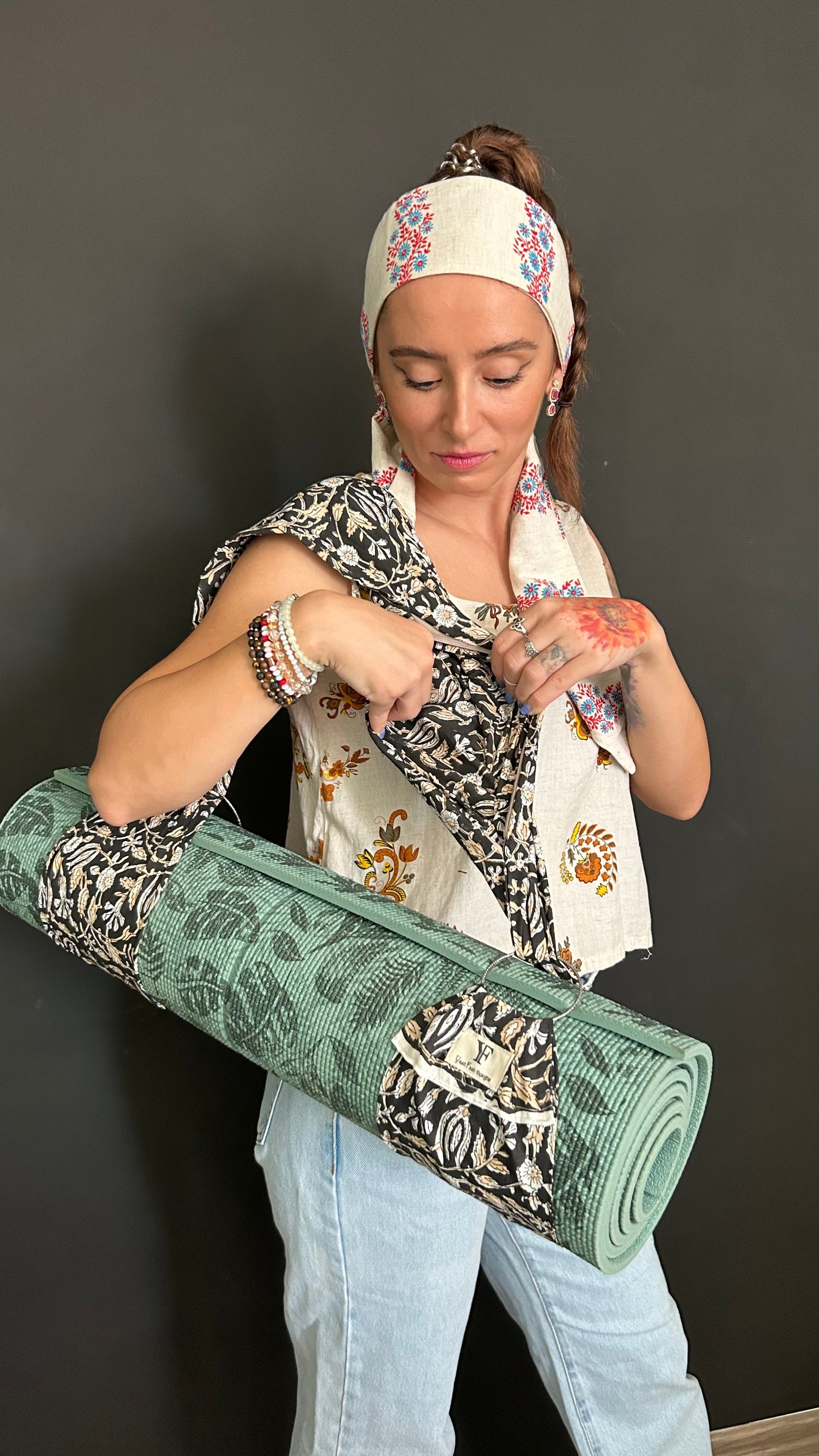 Yoga mat strap with pocket
